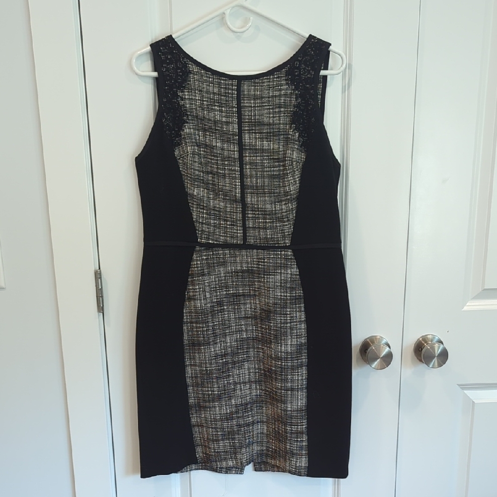 Black and White Sheath Mini Dress Sleeveless Scoop Neck